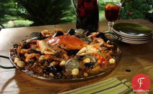 Paella de foc cu cârnați portughezi, Crab și Escargot