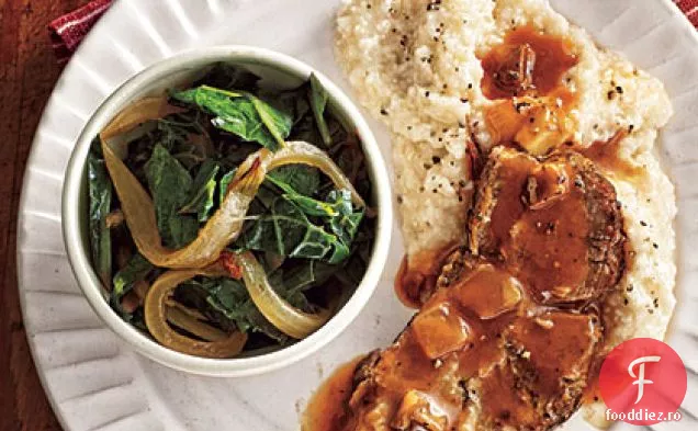 Carne de porc fiert cu Collards lent-fierte, crupe, și sos de roșii