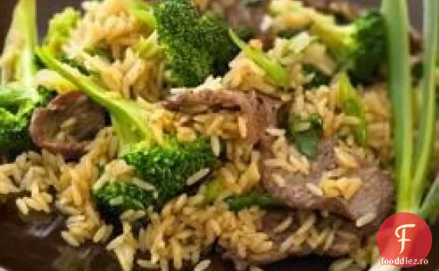 Carne de vită și Broccoli se amestecă prăji cu cereale integrale orez brun
