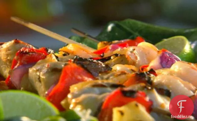 Pui de var și creveți Kabobs