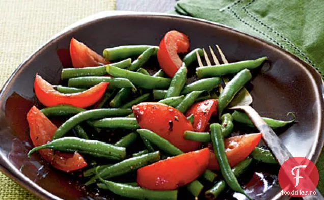 Salată de fasole verde și roșii
