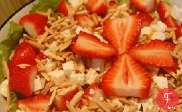 Salată de căpșuni și Feta