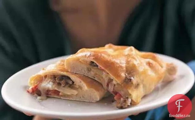 Cârnați, fenicul și calzone Provolone