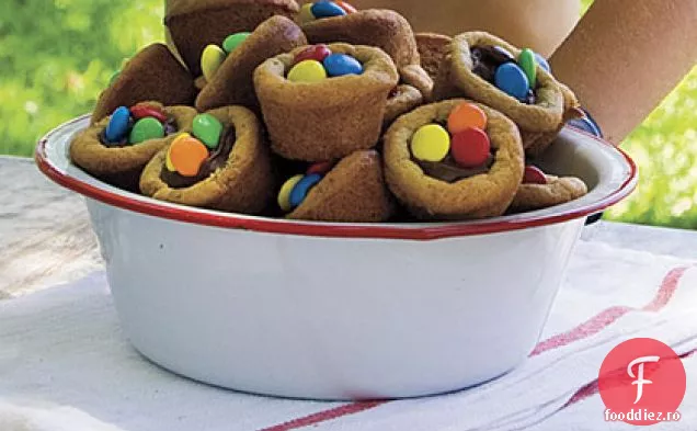 Unt de arahide-mușcături de bomboane Caramel cu bomboane colorate