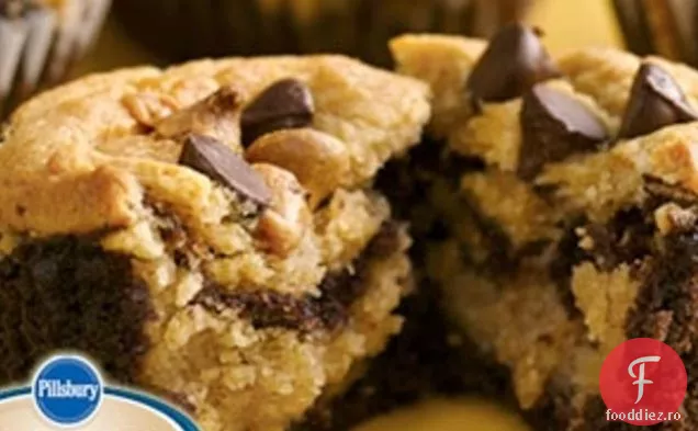 Cupcakes stratificate cu unt de arahide cu ciocolată