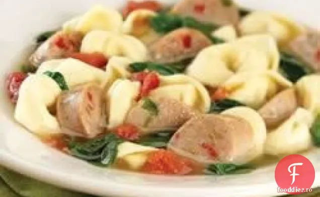Cârnați de pui italieni dulci și supă de Tortellini