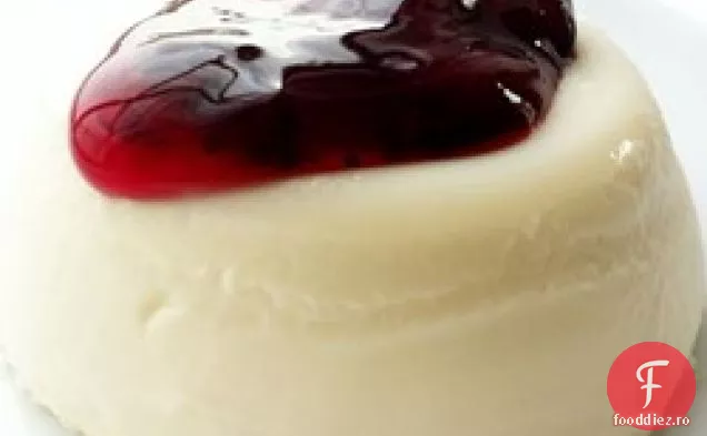 Panna Cotta cu sos de boabe