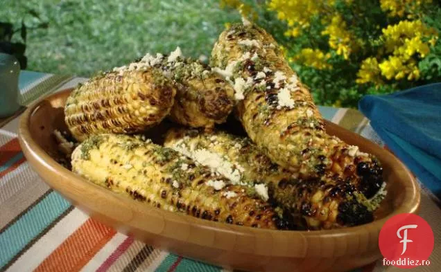 Porumb la grătar pe știulete cu Pesto Cilantro