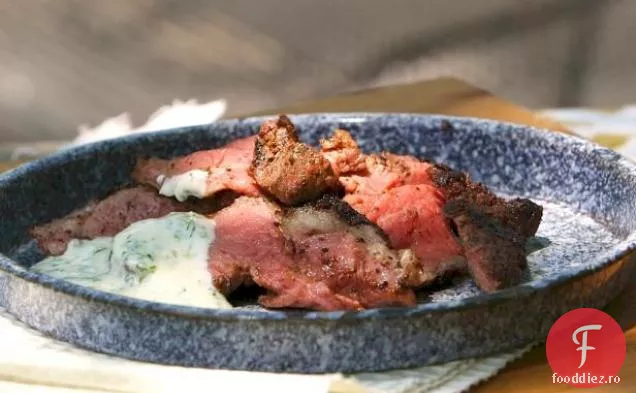 Miel cu unt la grătar cu condimente africane și iaurt cu ierburi