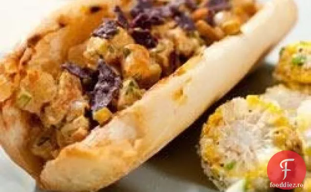 Salată de creveți cu maioneză Roșie din Chile și chipsuri de porumb albastru