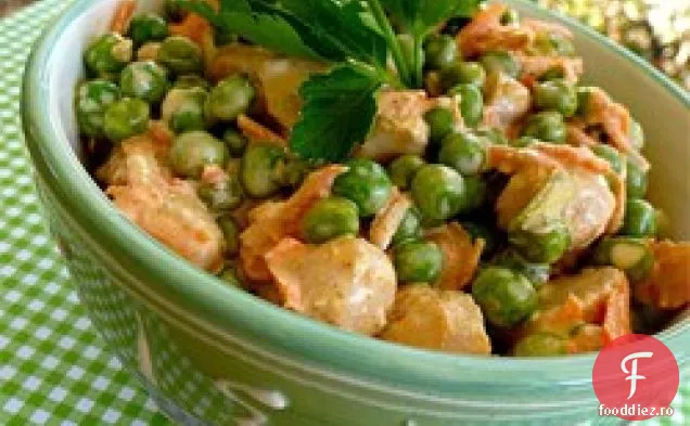 Salată crocantă de mazăre și castane de apă