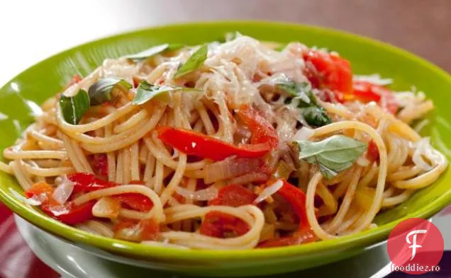 Trei-spaghete de ardei și ceapă