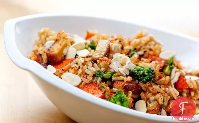 Orez Simplu Prăjit Cu Șapte Condimente Japoneze