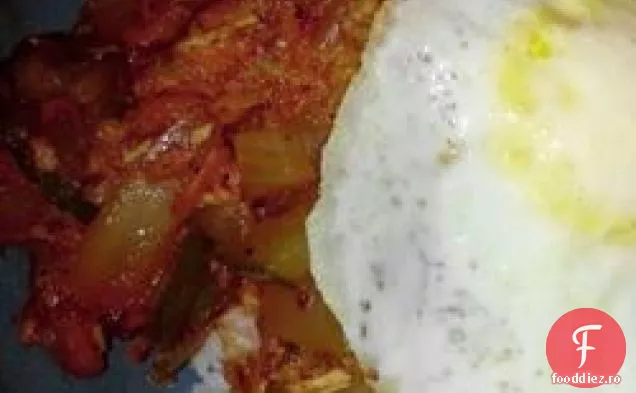 Chompchae Deopbap (ton și orez picant coreean)