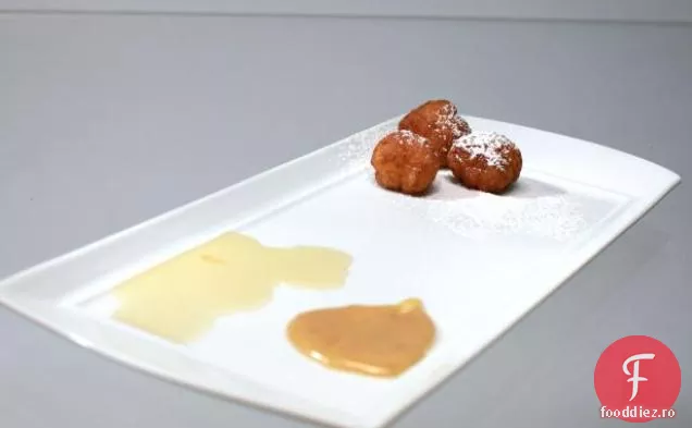 Beignets cu Caramel de rozmarin și miere locală