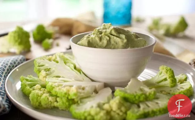 Conopidă cu avocado-coriandru Dip