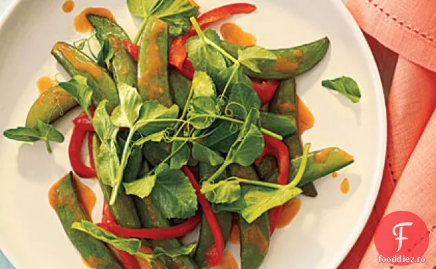 Snap mazăre și mazăre trage Se amestecă-prăji cu sos de portocale Gingery