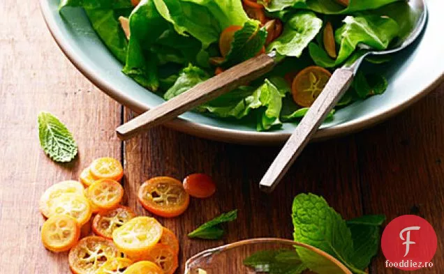 Salată de mentă Kumquat cu pansament de iasomie