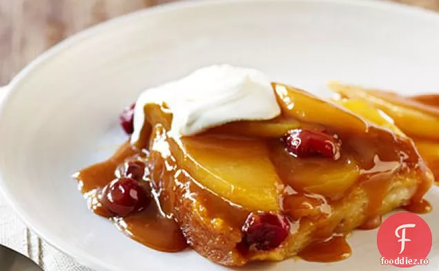 Tort de budincă cu pere de Caramel și afine