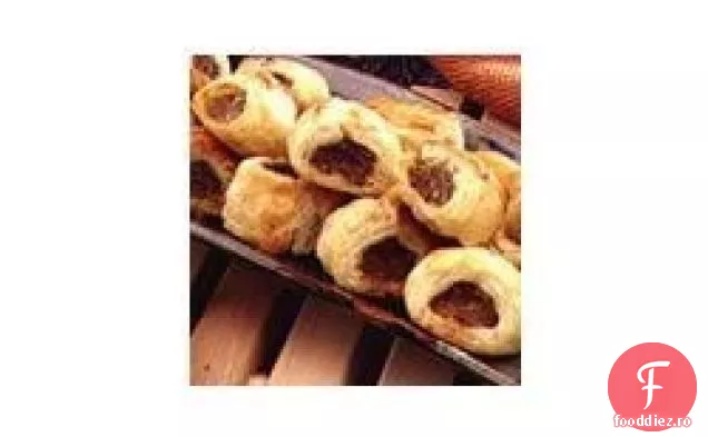 Cârnați și pufuri de parmezan