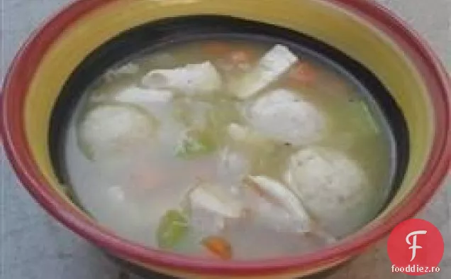 Supă de pui Kosher cu bile Matzo