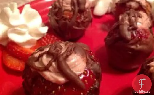 Cheesecake-Căpșuni Umplute