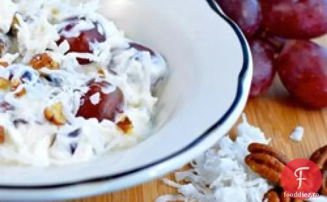 Salată de struguri și nucă de cocos