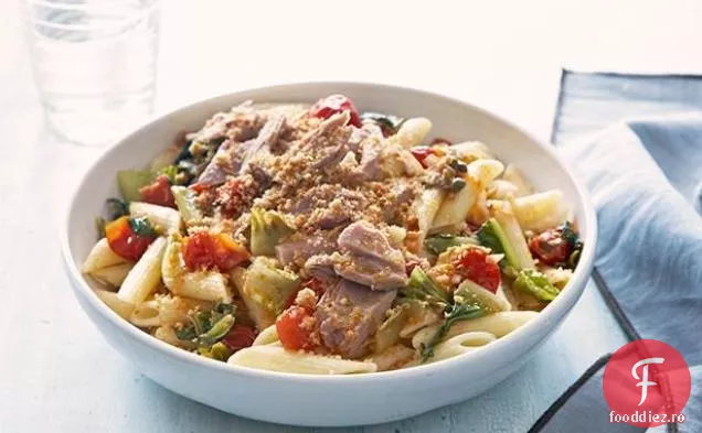 Penne cu ton și romaine ofilite