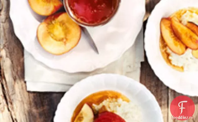 Orez De Cocos Cu Stonefruit Și Miere De Vanilie
