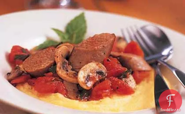 Parmezan Polenta cu cârnați și ciuperci