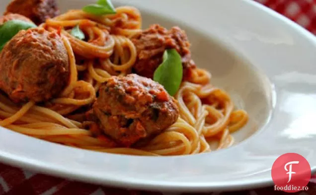 Bile de ton cu Spaghete picante de roșii