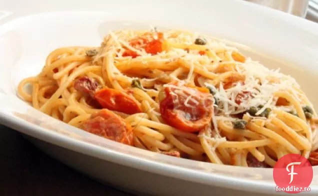 Spaghete cu roșii cremoase și caper