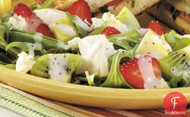 Salată De Pui Cu Căpșuni