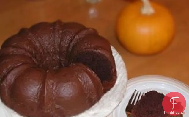 Ușor De Ciocolată Bundt Tort Glazura