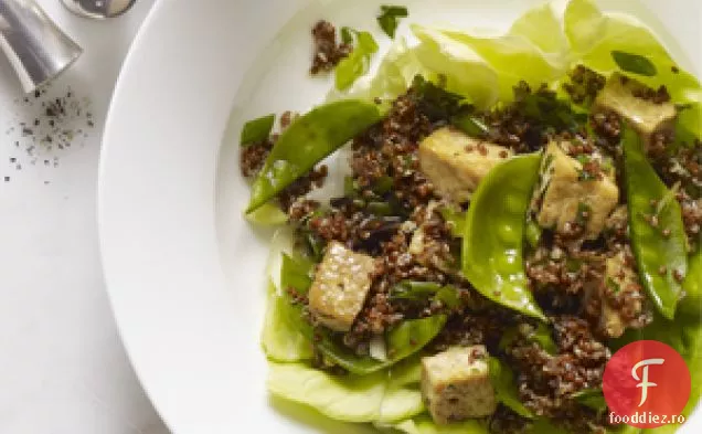 Salată De Quinoa Cu Mazăre De Zahăr, Tofu Și Vinetă De Ghimbir