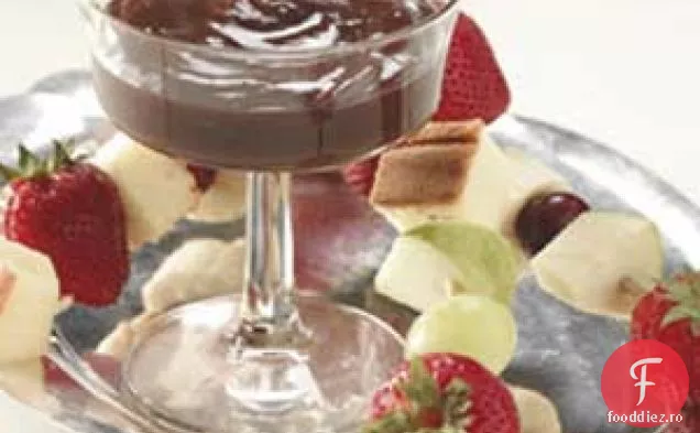Tort și fructe Kabobs