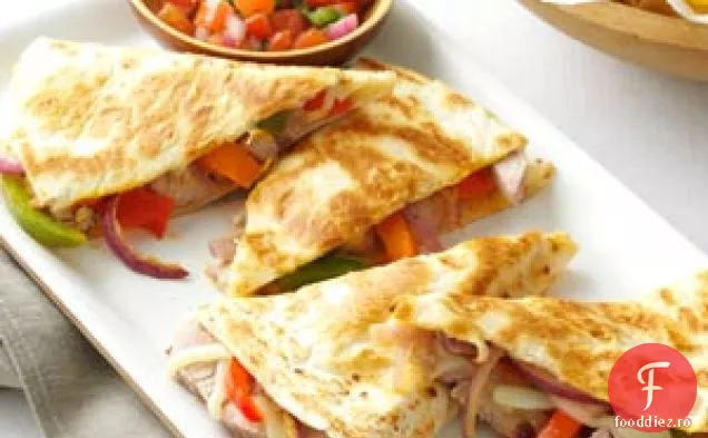 Quesadillas de porc cu Salsa proaspătă