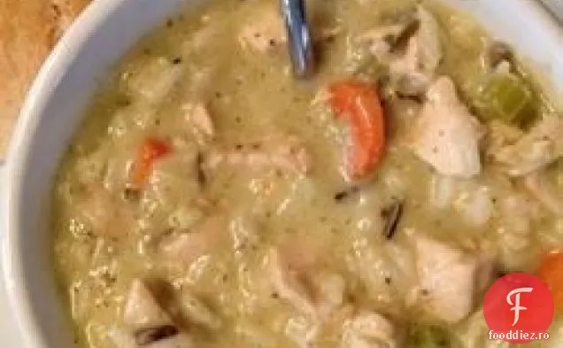 Cremă de pui cu supă de orez sălbatic