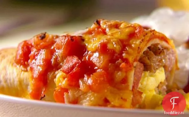 Mic dejun Enchiladas cu sos roșu