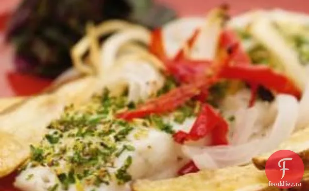 Halibut Prăjit Cu Ardei Gras Roșu, Ceapă Și Cartofi Roșii