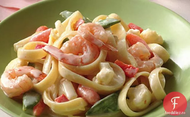 Fettuccine De Creveți Și Legume Alfredo