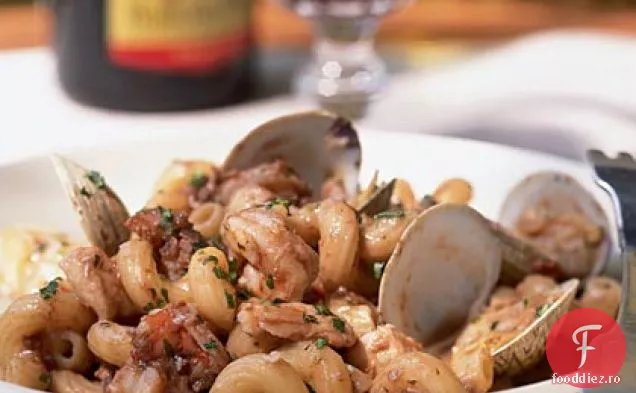 Carpa cu fructe de mare cu Cavatappi