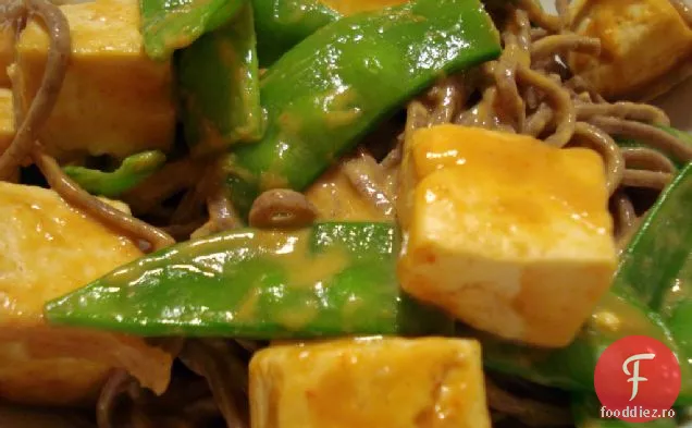 Tofu Cu Unt De Arahide Cu Mazăre De Zăpadă