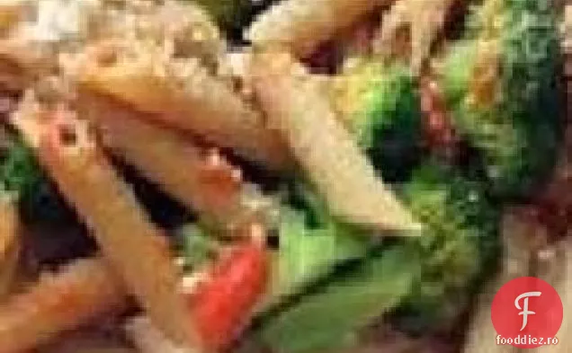 Penne cu sos de ardei roșu și Broccoli