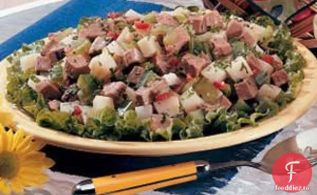 Friptură de vită și salată de cartofi