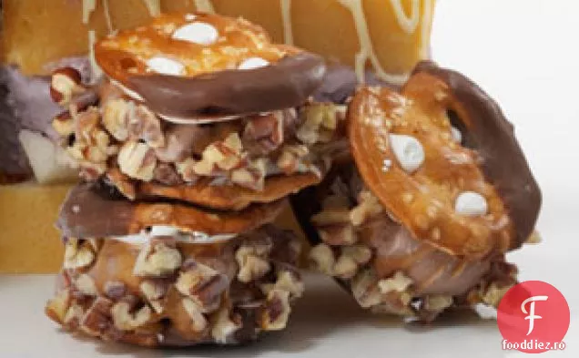 Sandvișuri Cu Înghețată Caramel-Pecan