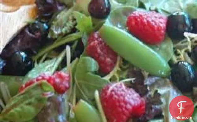 Salată De Mazăre Și Fructe De Pădure Cu Zahăr