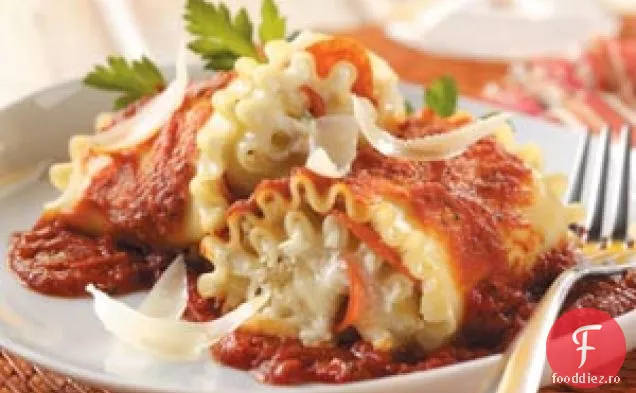 Pepperoni Lasagna Roll-Up-Uri