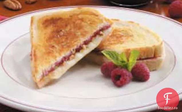 Brânză La Grătar Cu Zmeură