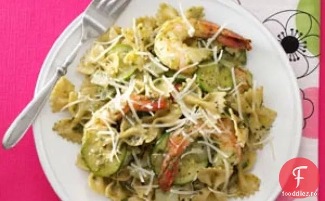 Pesto de dovlecei cu creveți și Farfalle